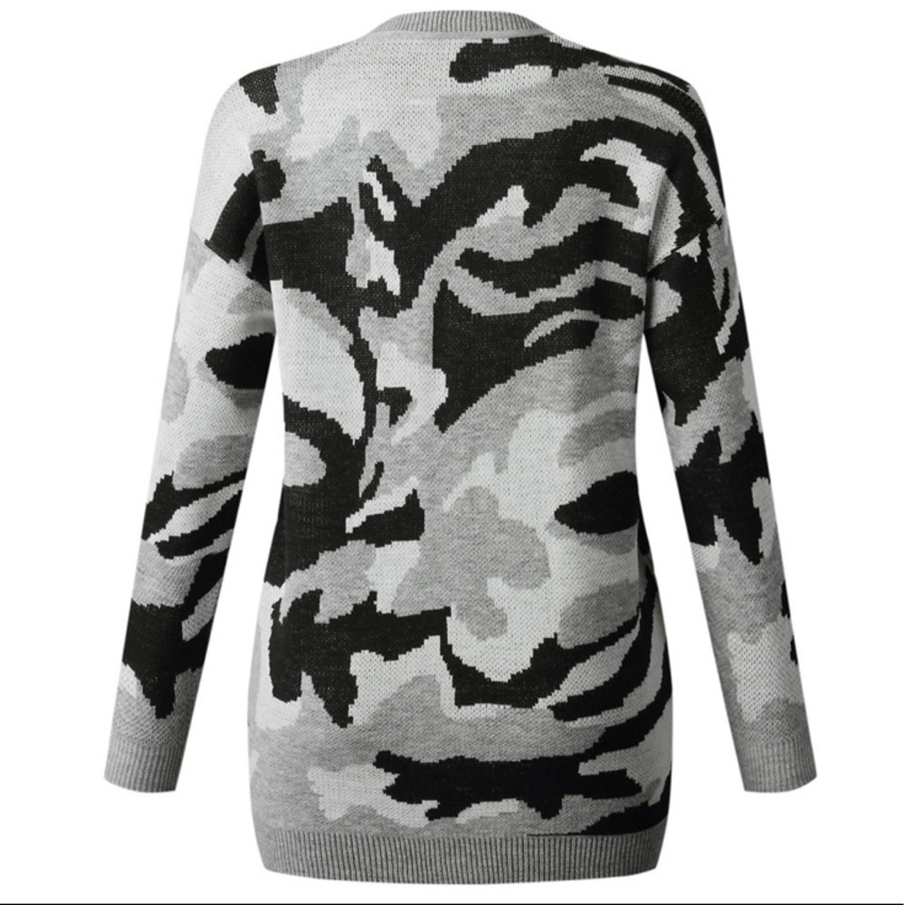 CLEARANCE Gray Camouflage Button Front Knit Cardigan - Picture 6 of 7